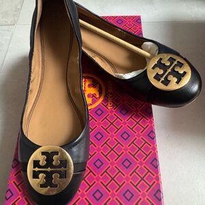 Tory Burch Minnie Cap-Toe Black Flats with Gold Emblem